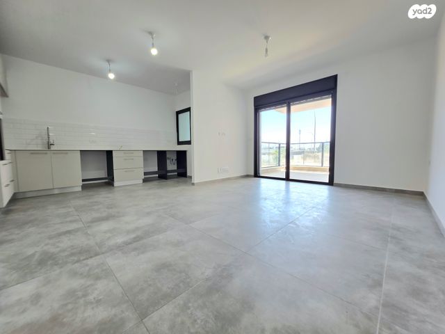 דירה, הכלנית, 2004, רעננה