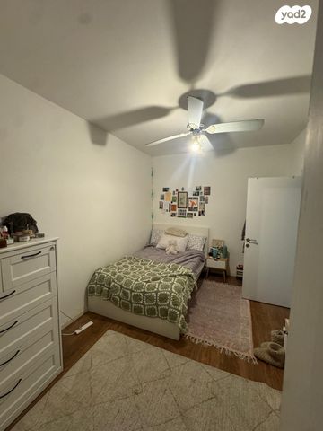 דירה, האחים סמילצ'נסקי, רמז, מערב ותיק, ראשון לציון