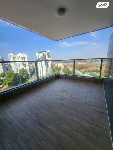 דירה, ראול ולנברג 33, תל אביב יפו