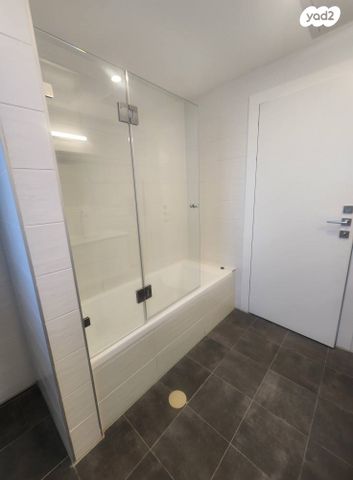 דירה, ראול ולנברג 33, תל אביב יפו