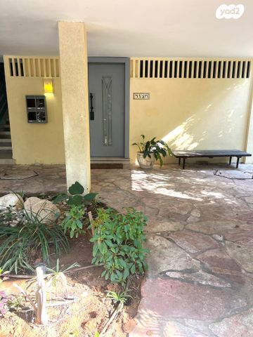 דופלקס, תל אביב יפו