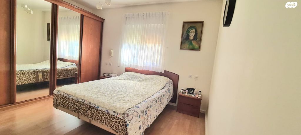 דירת גן, משה דיין, המגינים, מודיעין מכבים רעות