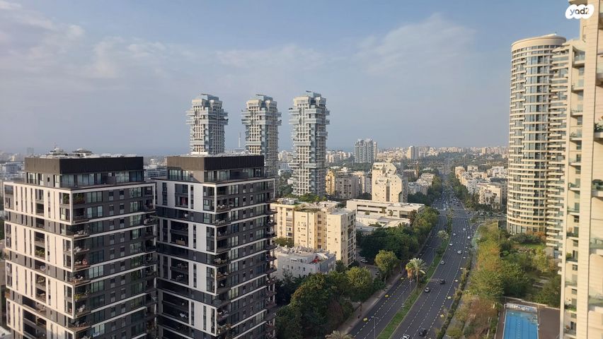 דירה, ניסים אלוני, צמרות איילון, פארק צמרת, תל אביב יפו