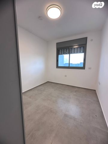 גג/ פנטהאוז, יצחק שמיר, בית בפארק ,פרדס בחסכון, אור יהודה