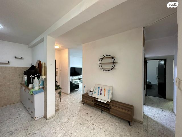 דירה, אסף שמחוני, פתח תקווה