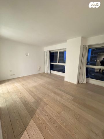 דירה, ניסים אלוני, צמרות איילון, פארק צמרת, תל אביב יפו