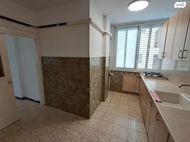 דירה, י"א באדר, נאות רחל, חולון