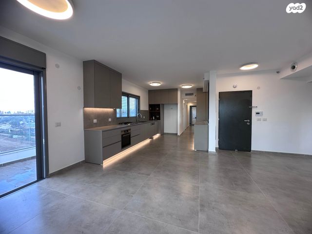 גג/ פנטהאוז, יצחק שמיר, בית בפארק ,פרדס בחסכון, אור יהודה