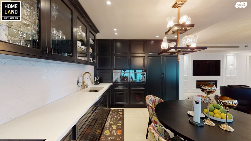 דירה, ניסים אלוני, צמרות איילון, פארק צמרת, תל אביב יפו