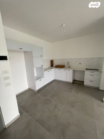 דירה, נחל פרת 1, אחוזת דניה, חדרה