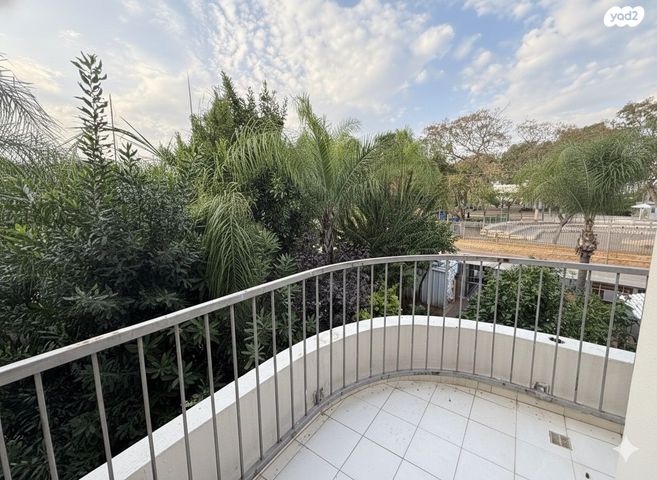 דו משפחתי, כפר יונה