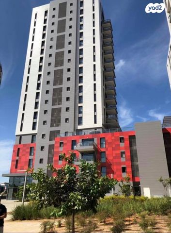 דירה, אריק איינשטיין, הרצליה ב', הרצליה