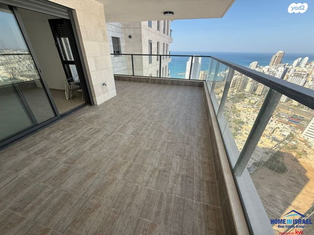 אמנון ליפקין שחק 