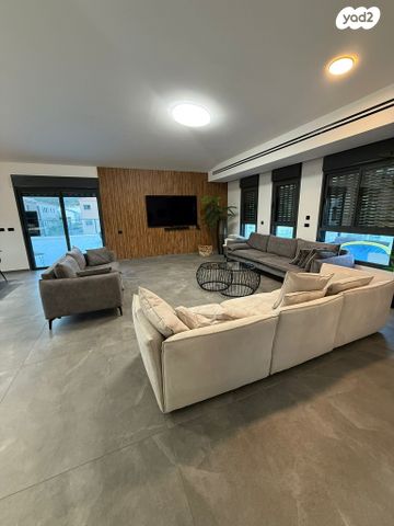 גג/ פנטהאוז, בצל האורנים, קרית טבעון