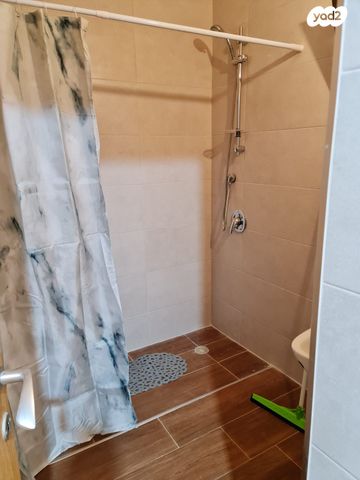 דירה, שדרות ירושלים 23, יצחק רבין, מעלות תרשיחא