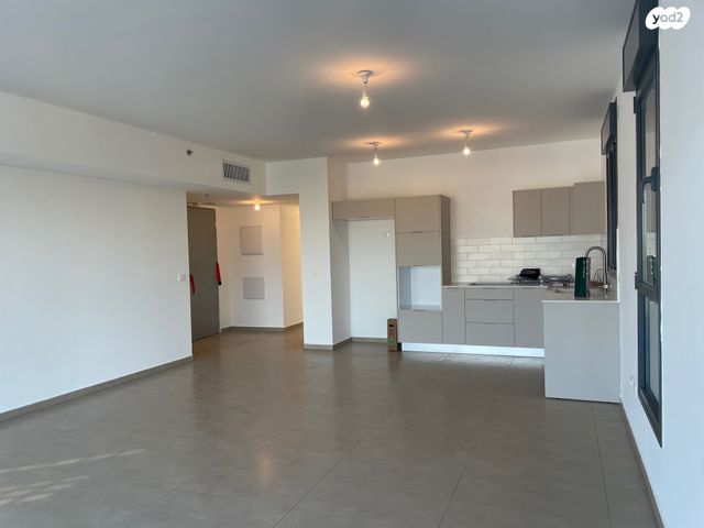 דירה, הר מירון, הרצליה