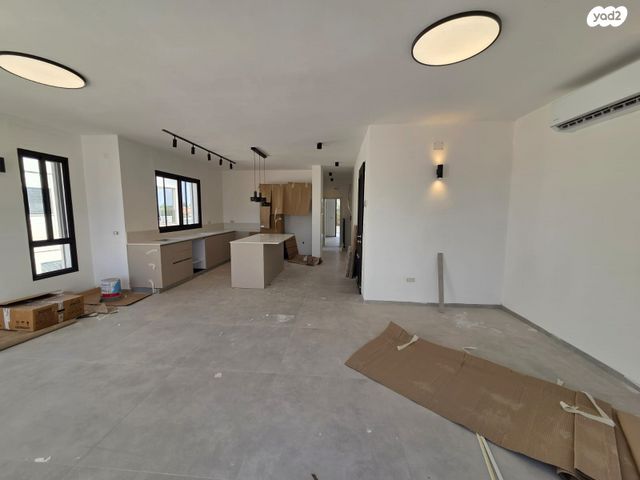 גג/ פנטהאוז, פרדס חנה כרכור