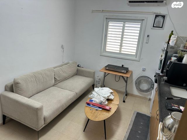 דירה, טשרניחובסקי 20, לב העיר, בת ים