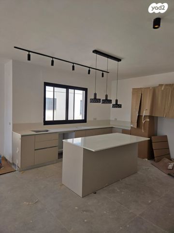 גג/ פנטהאוז, פרדס חנה כרכור