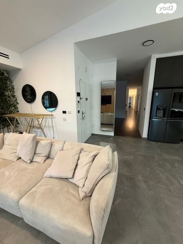 גג/ פנטהאוז, בצל האורנים, קרית טבעון