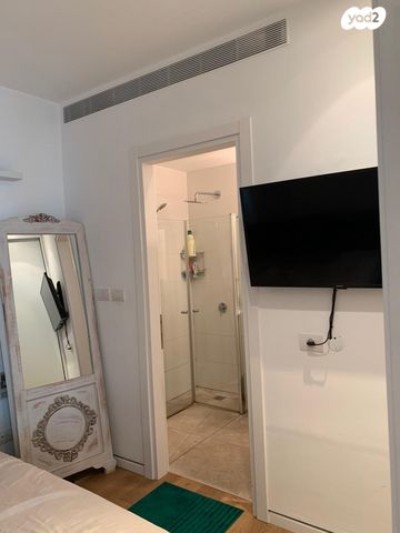 דירה, פנינה זלצמן, גלילות, תל אביב יפו