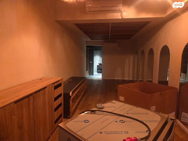 חנויות/ שטח מסחרי