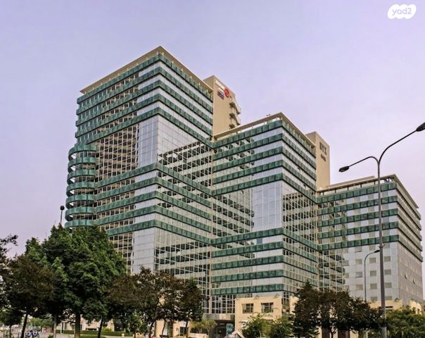 דרך מנחם בגין 