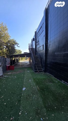 חנויות/ שטח מסחרי