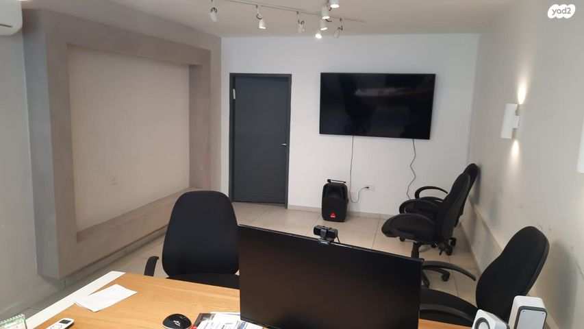 משרדים, קיבוץ גלויות 1, רובע ב', אשדוד