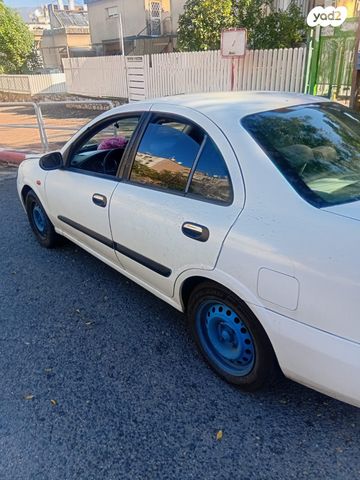 ניסאן אלמרה