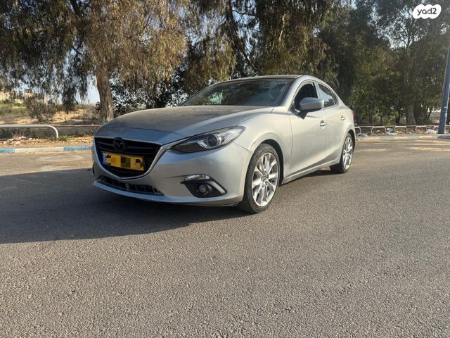מודעת רכב מאזדה 3