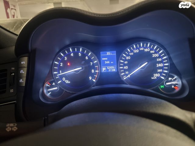 אינפיניטי Q70