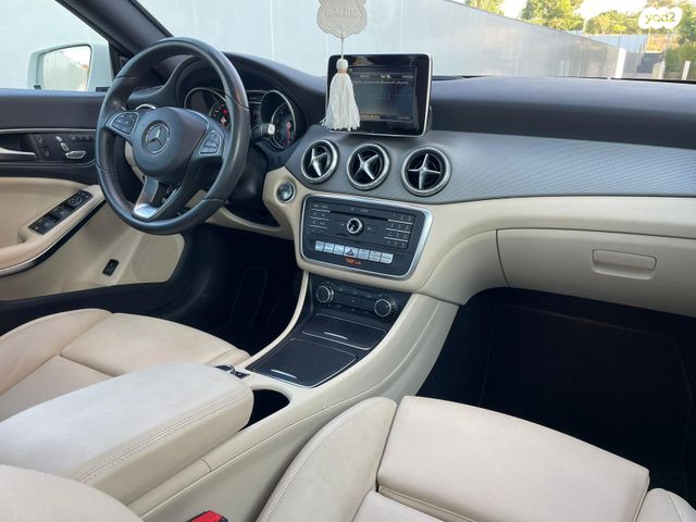 מודעת רכב מרצדס-בנץ CLA