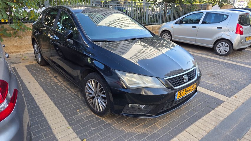 מודעת רכב סיאט לאון