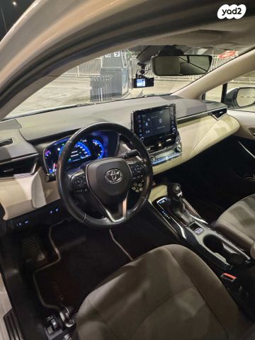 טויוטה קורולה