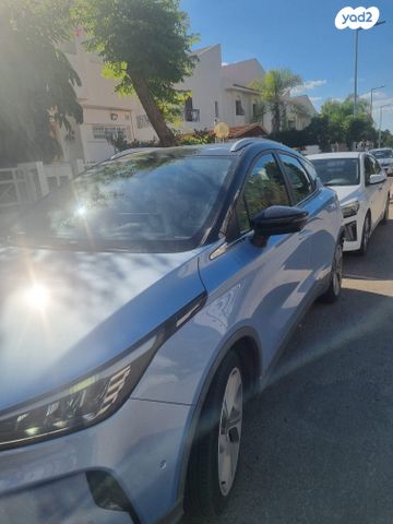 מודעת רכב ג׳ילי Geometry C