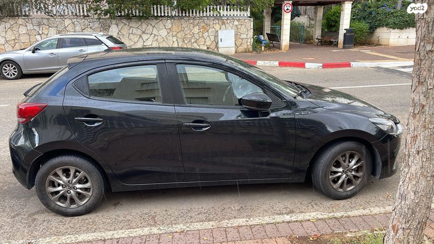 מודעת רכב מאזדה 2