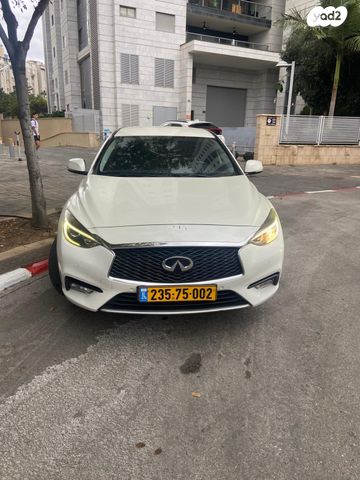 אינפיניטי Q30