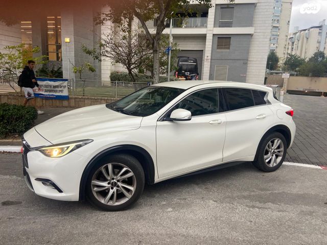 מודעת רכב אינפיניטי Q30