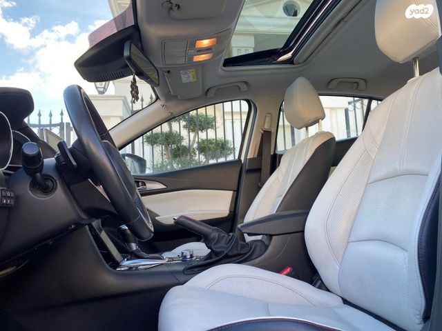 מודעת רכב מאזדה 3