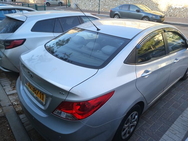 יונדאי אקסנט i25