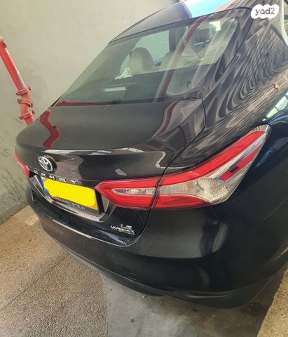 טויוטה קאמרי