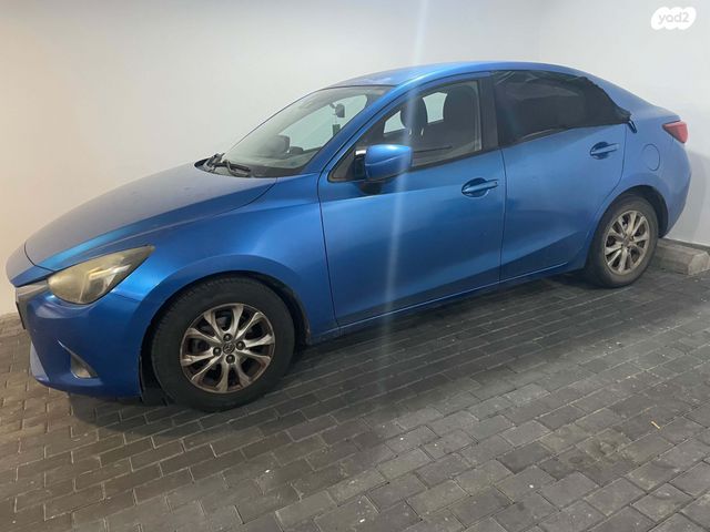 מודעת רכב מאזדה 2