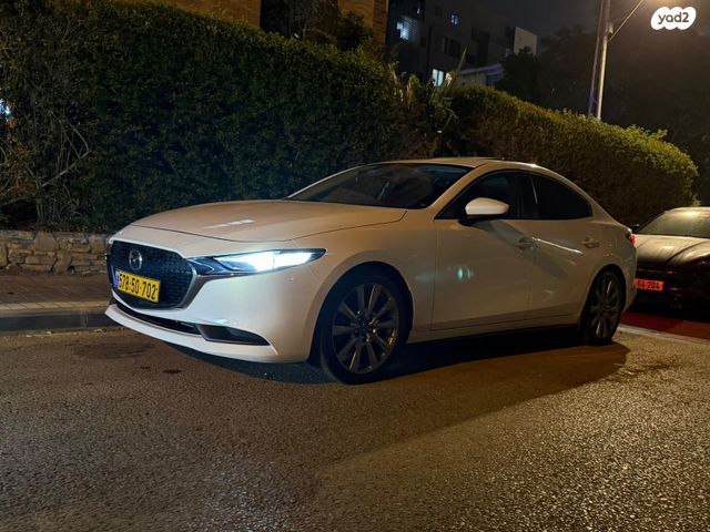 מודעת רכב מאזדה 3