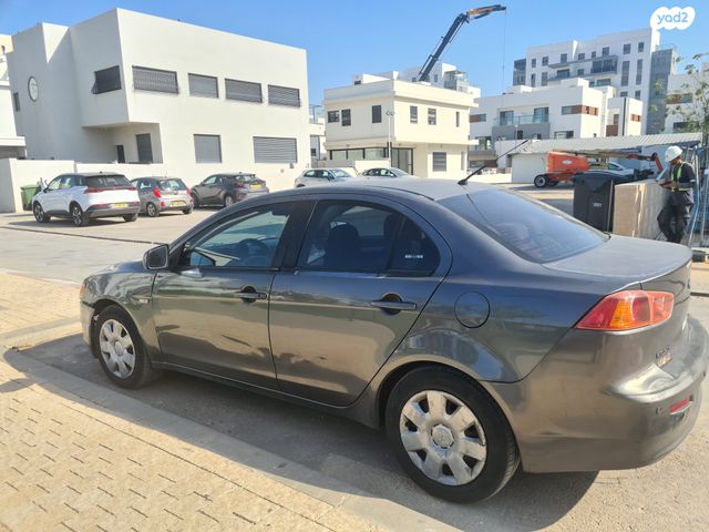 מיצובישי לנסר