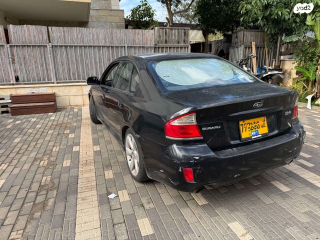 סובארו B4/לגאסי