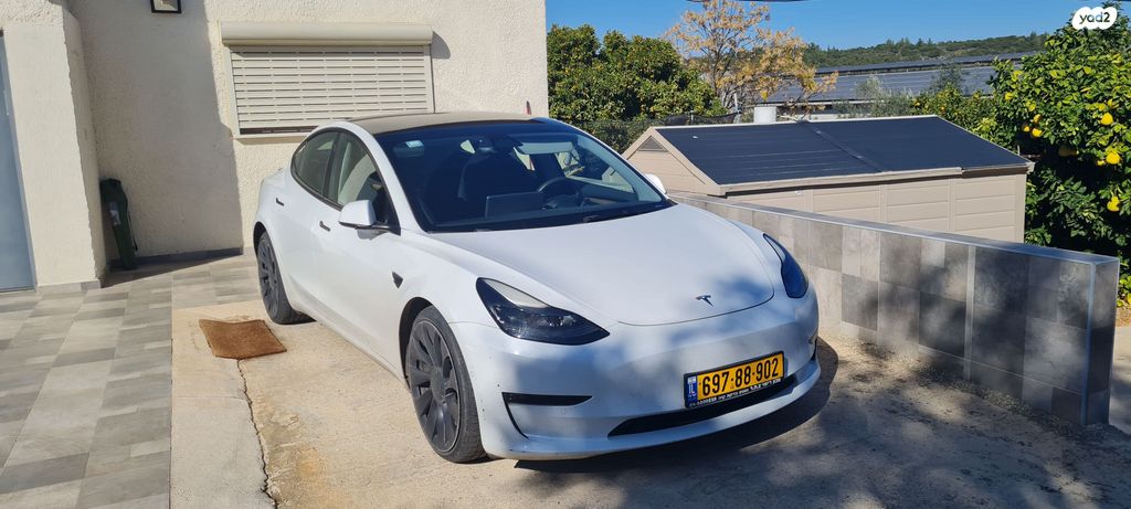 מודעת רכב טסלה מודל 3