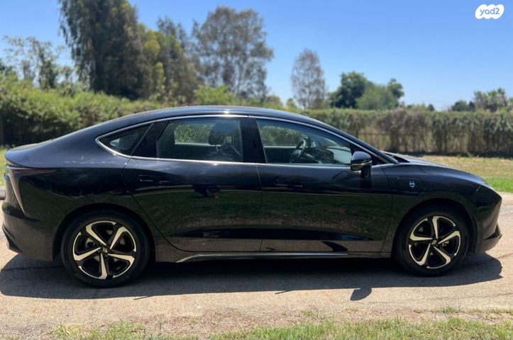 אי.וי איזי  Limo