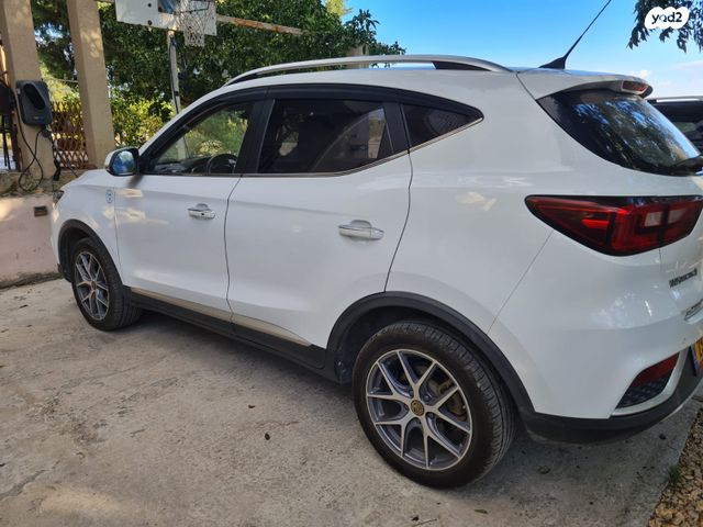 מודעת רכב אם ג'י ZS