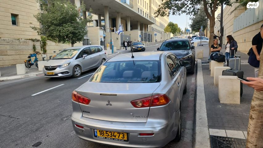 מודעת רכב מיצובישי לנסר